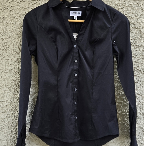 Express Ultimate Essentials Shirt - Picture 2 of 7